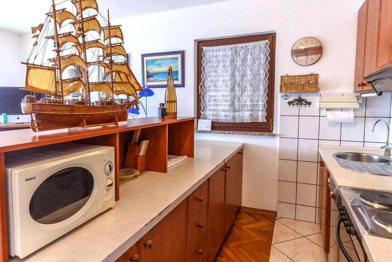 Apartment Diracca Malinska 0*,
